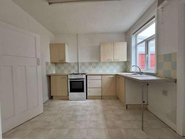 House for sale in Black Lake, Hill Top