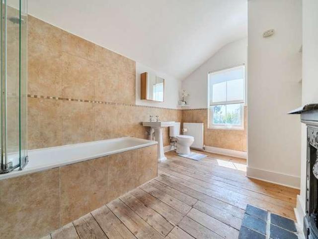 House for sale in Clewer New Town, Windsor