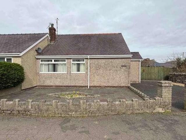 House for sale in Llanrug, Wales
