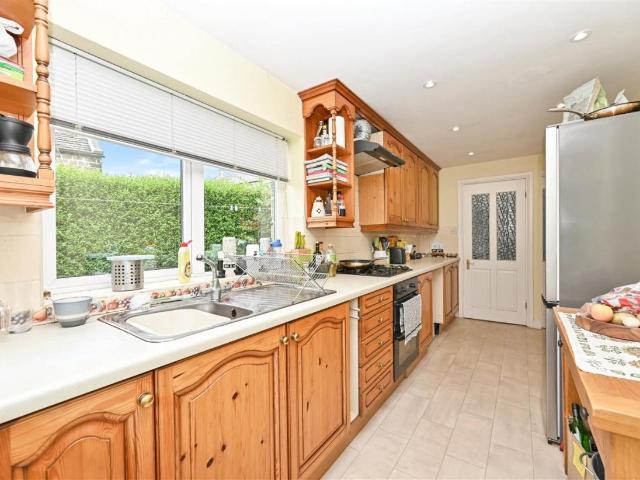 House for sale in Yeadon, West Yorkshire