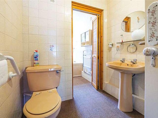 House for sale in Eaton Bray, Bedfordshire
