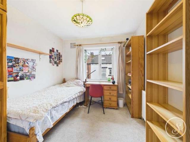 House for sale in Meanwood, West Yorkshire