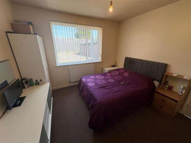 House for sale in Low Moor, West Yorkshire