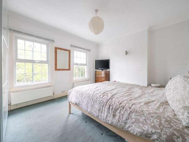 House for sale in Mortlake, Greater London