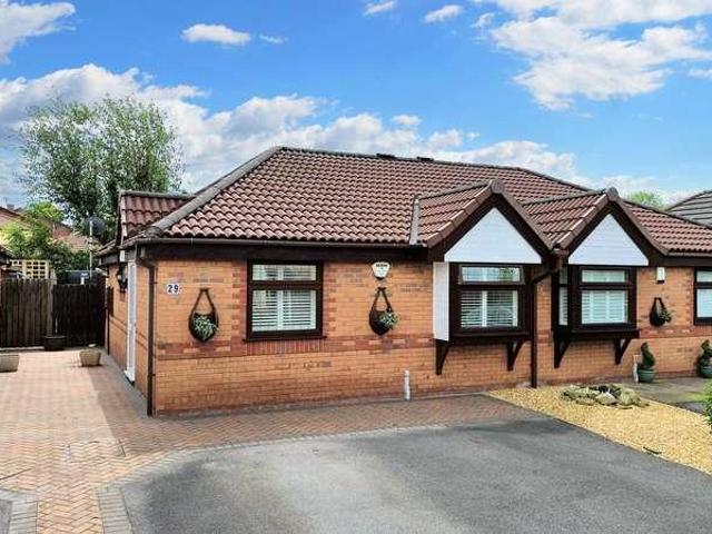 House for sale in St. Helens, Denton's Green