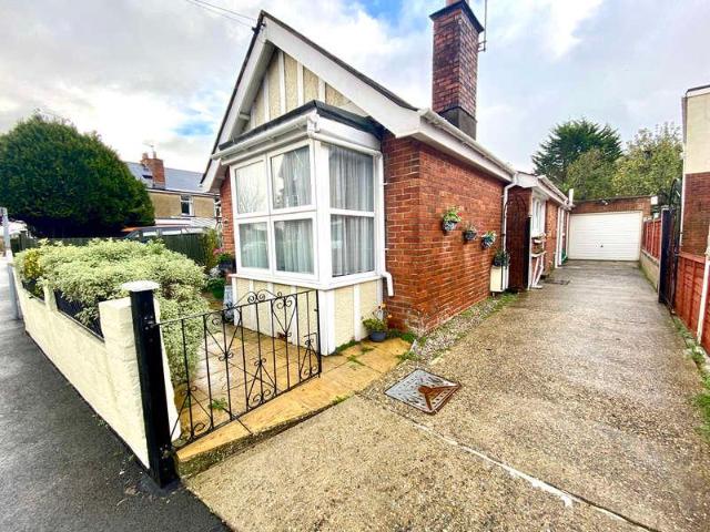 House for sale in Oakfield, Ryde