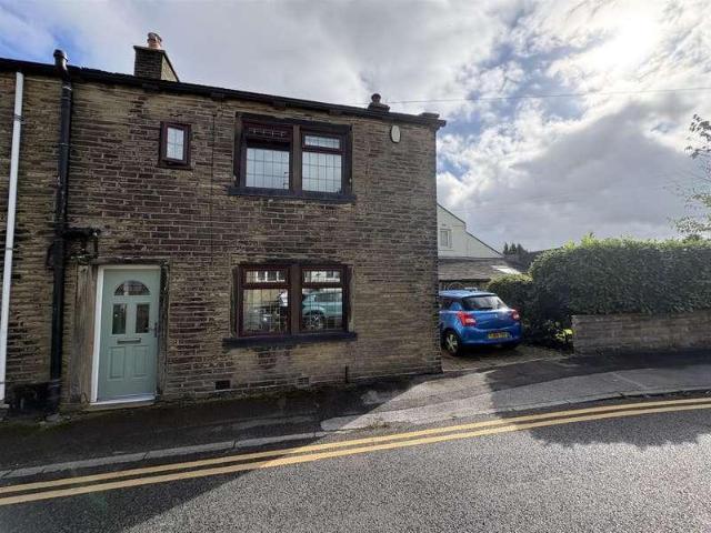House for sale in Westwood Park, Queensbury
