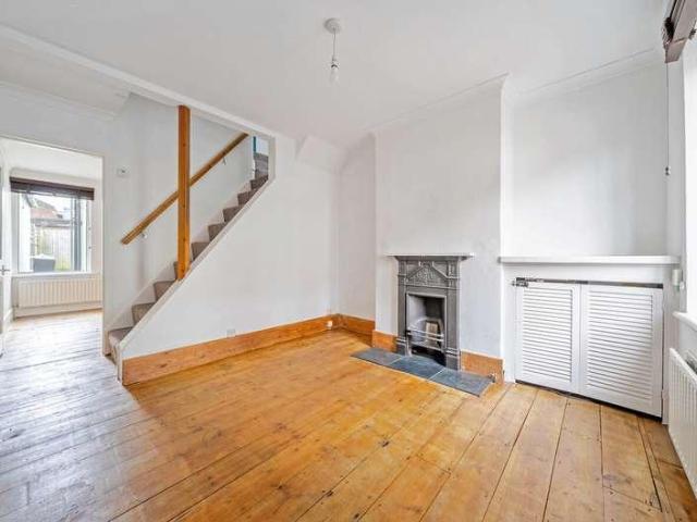 House for sale in Fole, Surrey