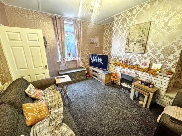 House for sale in Burnside, Fence Houses