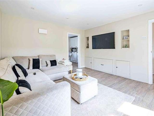 House for sale in Pouchen End, Hertfordshire