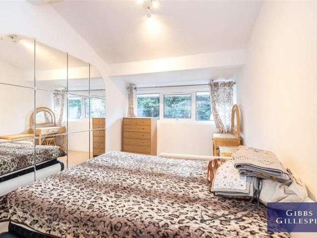 House for sale in Northwood, Greater London