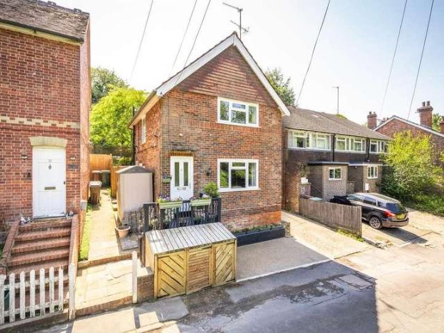 House for sale in Southborough, Sandown Park