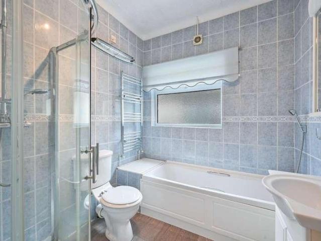 House for sale in Stoneleigh, Ewell