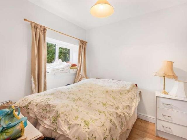 House for sale in Roundbush Green, Duton Hill