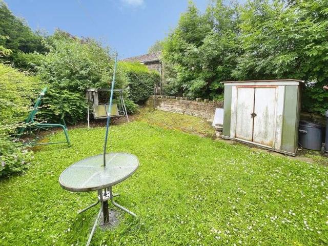 House for sale in Greengates, West Yorkshire