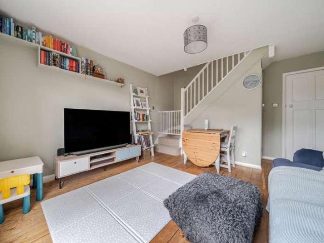 House for sale in Fole, Surrey