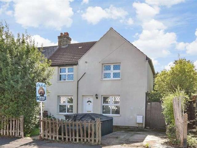 House for sale in Brooklands, Dartford