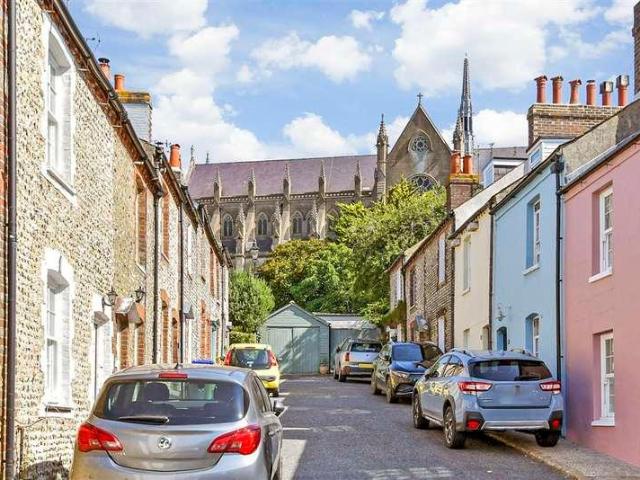 House for sale in Arundel, Clapham