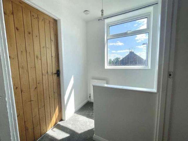 House for sale in Barnsley, Dodworth