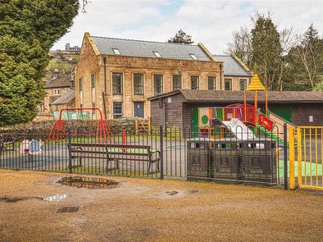 House for sale in Froggatt, East Midlands