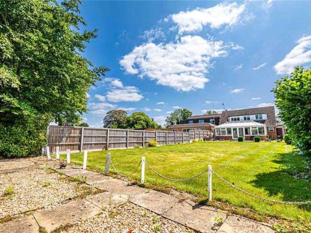 House for sale in Eaton Bray, Bedfordshire