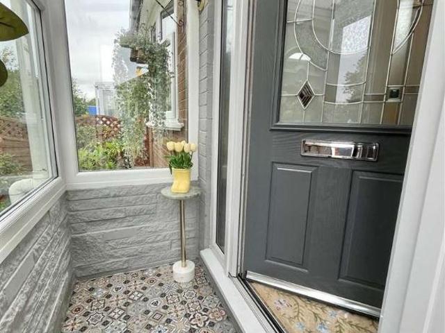 House for sale in Lakes Estate, Styal