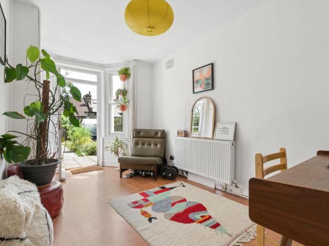 House for sale in London Borough of Lewisham, Ladywell