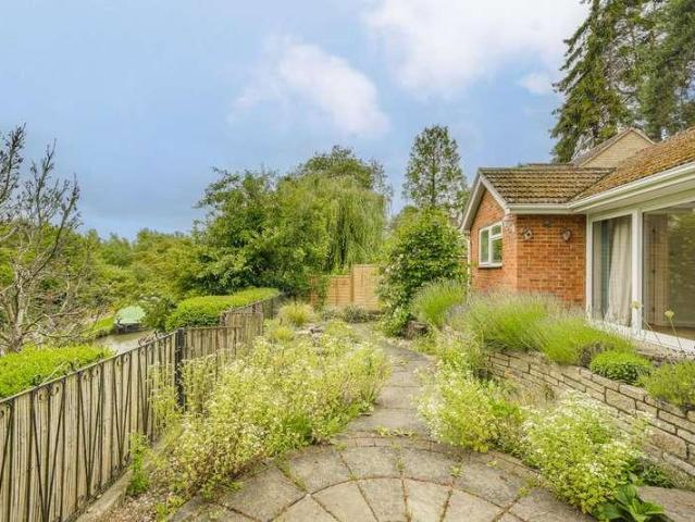 House for sale in Leighton-Linslade, Leighton Buzzard