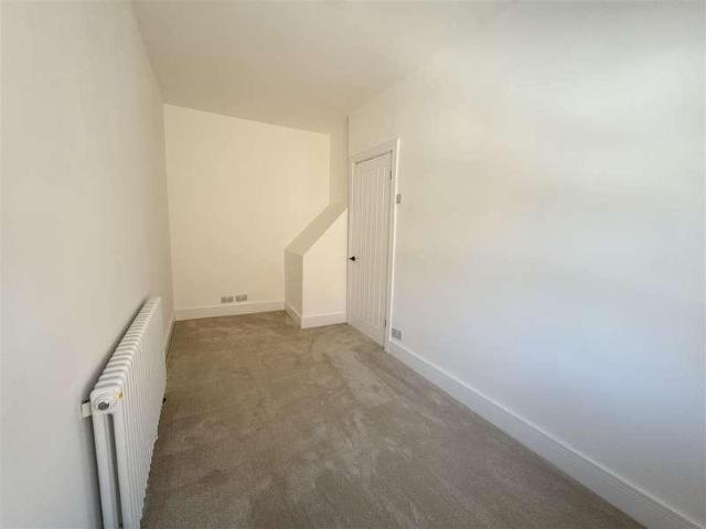 House for sale in Mapplewell, South Yorkshire