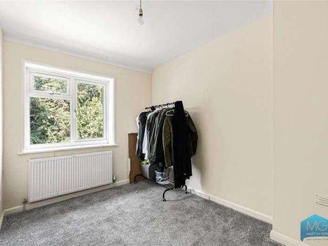 House for sale in Burnt Oak, Greater London