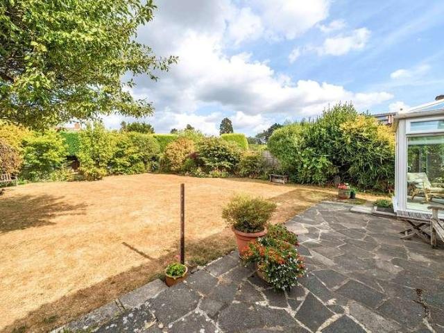 House for sale in Pachesham Park, Surrey