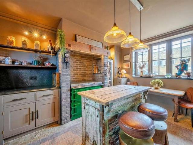 House for sale in Arundel, Clapham