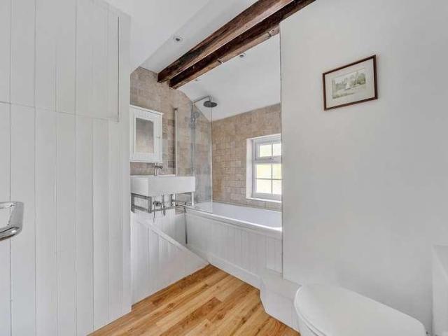 House for sale in Shalford, Westborough