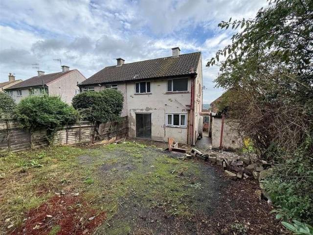House for sale in Greengates, West Yorkshire