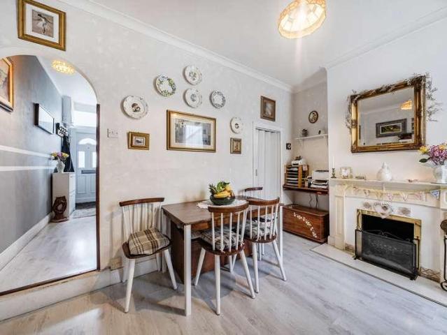 House for sale in London Borough of Merton, Mitcham