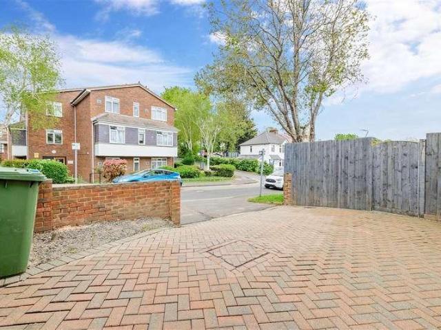 House for sale in Barnehurst, Greater London