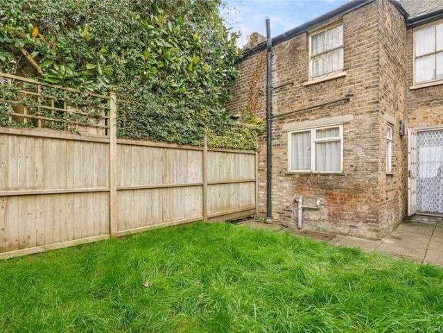 House for sale in Earlsfield, Greater London