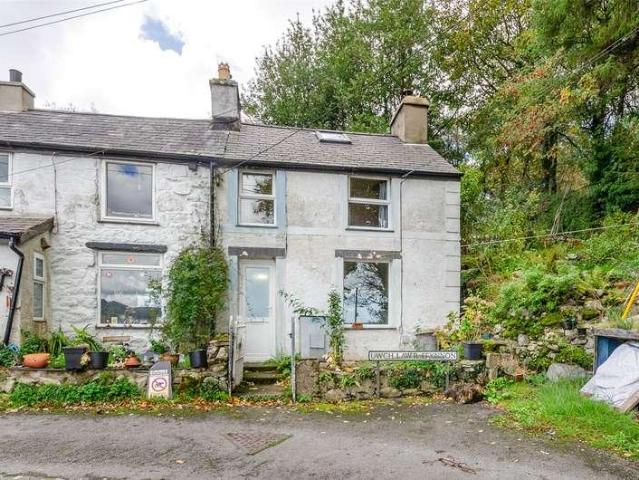 House for sale in Llanrug, Cwm-y-glo