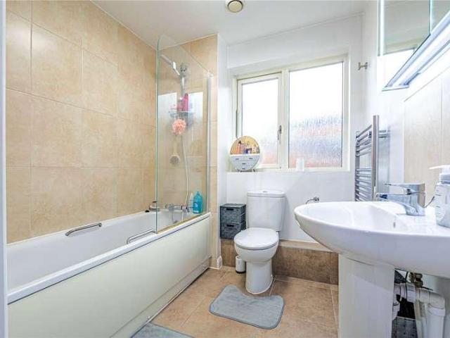 House for sale in The Image, Pouchen End