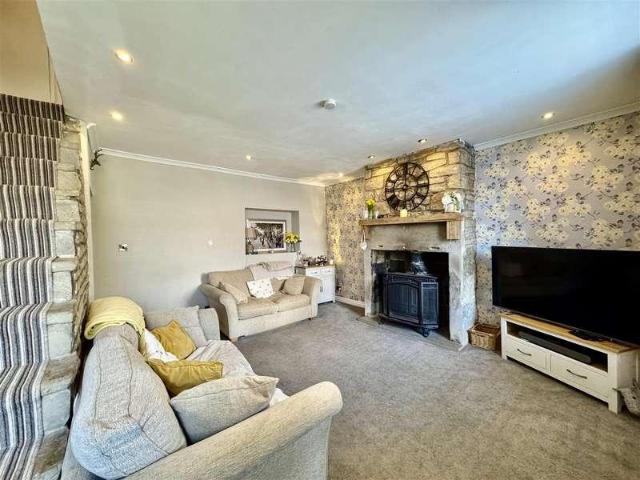 House for sale in Armitage Bridge, West Yorkshire