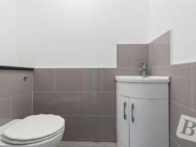 House for sale in Lee Chapel, Vange