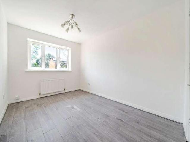 House for sale in London Borough of Lewisham, New Cross