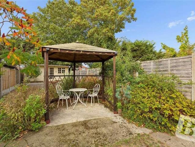 House for sale in Chipping Ongar, Epping Forest