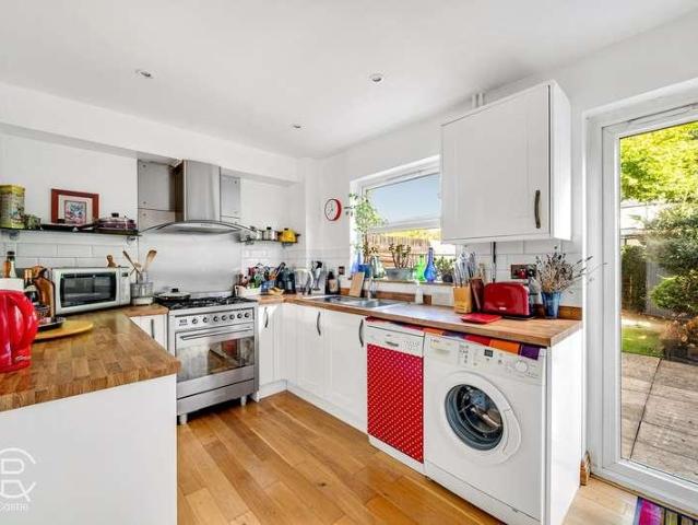 House for sale in London Borough of Ealing, Hanwell