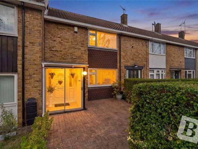 House for sale in Lee Chapel, Basildon
