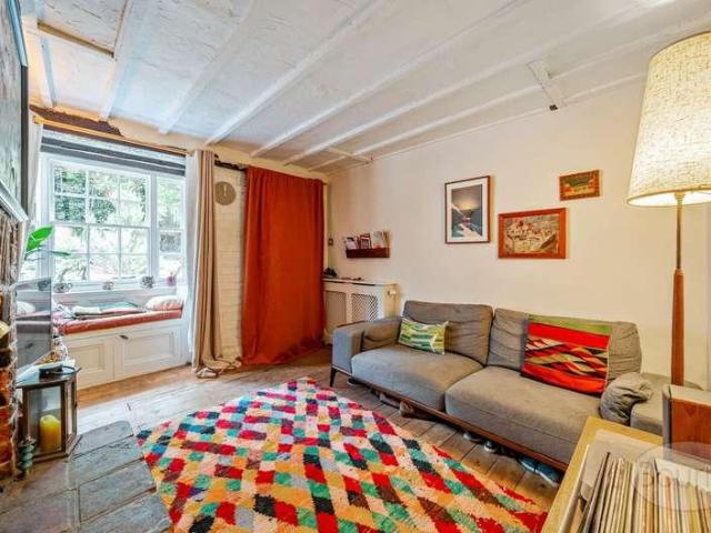 House for sale in Wyke, Westborough