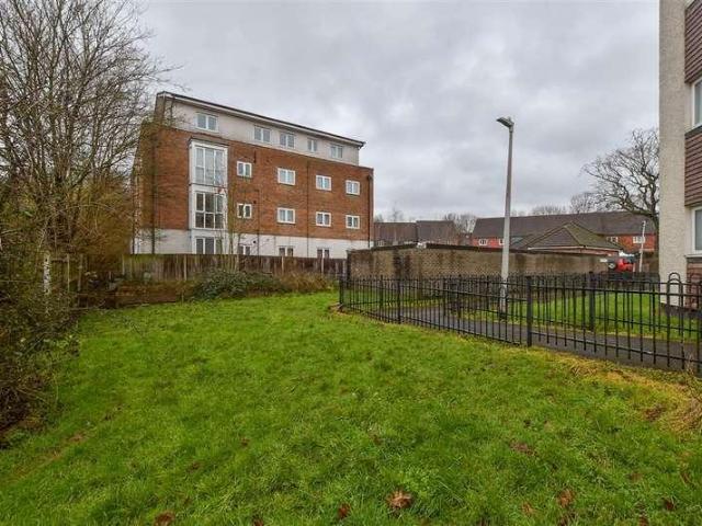 House for sale in Trench Wood, Bourne Vale