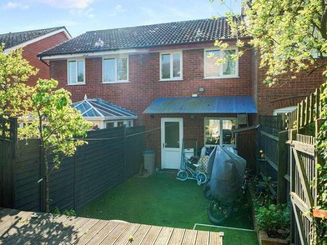 House for sale in Fole, Surrey