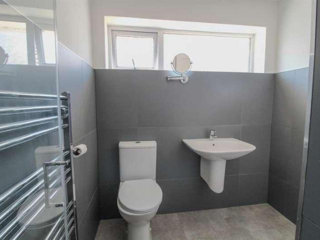 House for sale in Gedling, East Midlands