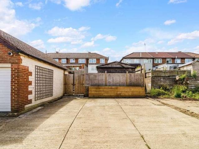 House for sale in Red Hill, Surrey